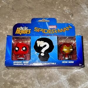 (J10) Funko pint size heros mystery